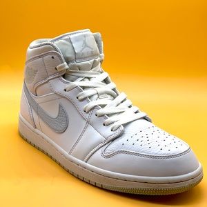 Jordan 1 mid “pure platinum” size 10